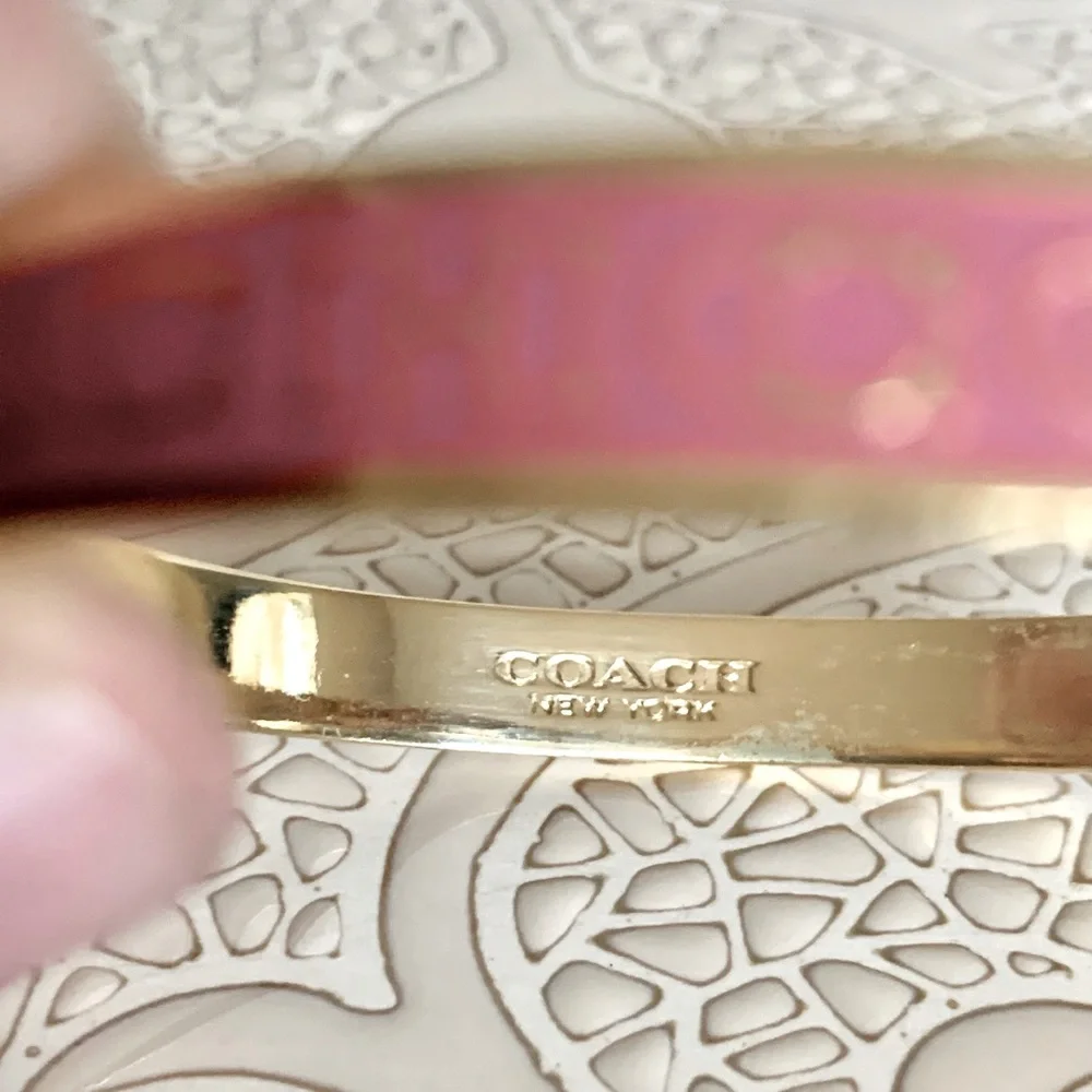 ✨NEW✨COACH PINK & GOLD BANGLE BRACELET - Picture 7 of 9